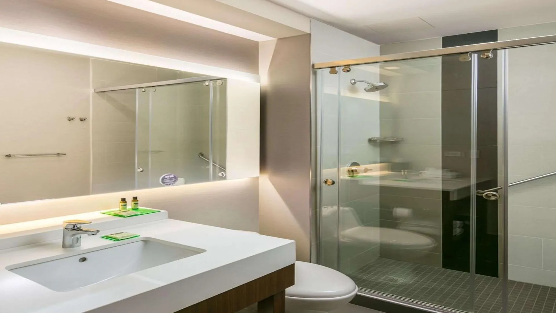 Hyatt Place Bogota Convention Center 4*,
